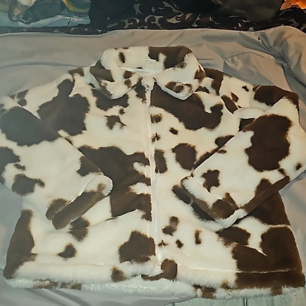 NWOT Shein Brown and White Cow Print Jacket Size 10Youth